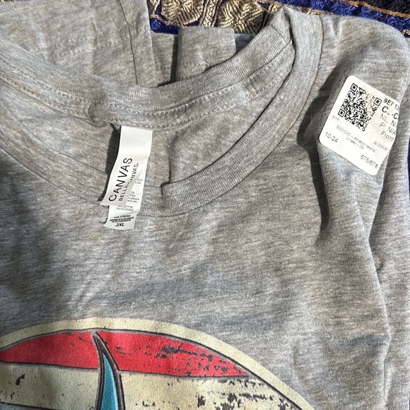 Bella Canvas Gray Auntie Shark Doo Doo Doo Tshirt Sz 2X - Picture 2 of 2